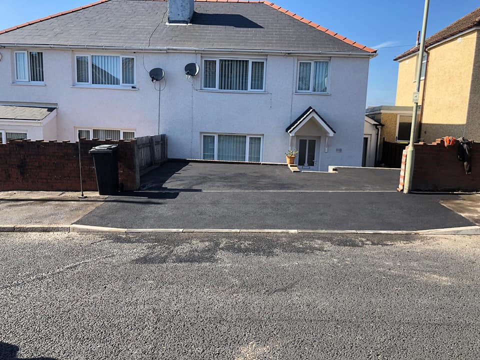 Tarmac driveway cleaning in Nottingham